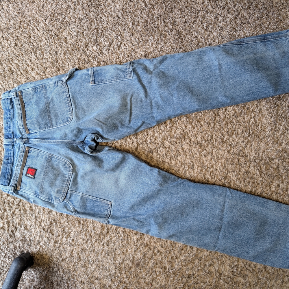 Wrangler Men's Relaxed Jeans in Light Blue